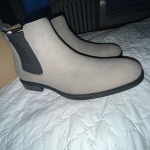 Men's Gray Steve Madden Chelsea Boots New w/ Box